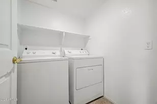 2031 E Parkside Ln, Phoenix, AZ 85024 - Photo 31