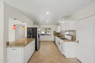 5208 N 11th Ave, Phoenix, AZ 85013 - Photo 9