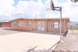 172 Andrea Dr, Sierra Vista, AZ 85635 - Photo 1