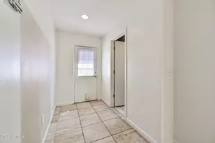 3949 E Earll Dr, Phoenix, AZ 85018 - Photo 17