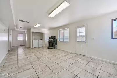 3949 E Earll Drive #Apt 14, Phoenix, AZ 85018 - Photo 15