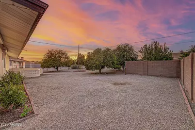 11010 W Sun City Boulevard, Sun City, AZ 85351 - Photo 5