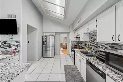 3933 W Saguaro Park Lane, Glendale, AZ 85310 - Photo 13