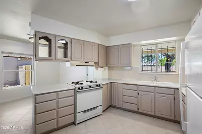 5742 N 12th Place, Phoenix, AZ 85014 - Photo 5