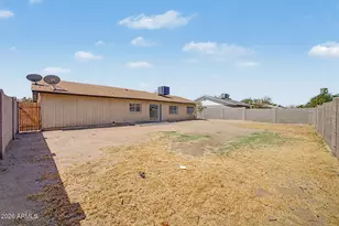 7506 W Turney Ave, Phoenix, AZ 85033 - Photo 25