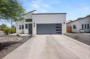 2345 N 28th Pl, Phoenix, AZ 85008 - Photo 1