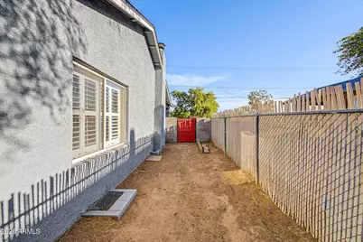 2638 E Willetta Street, Phoenix, AZ 85008 - Photo 31