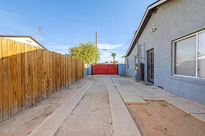 2638 E Willetta Street, Phoenix, AZ 85008 - Photo 35