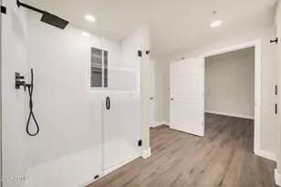 9820 N Central Ave, Phoenix, AZ 85020 - Photo 17