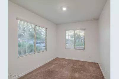 2239 W Donner Drive, Phoenix, AZ 85041 - Photo 9