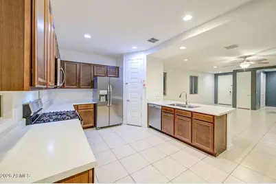 2239 W Donner Drive, Phoenix, AZ 85041 - Photo 3