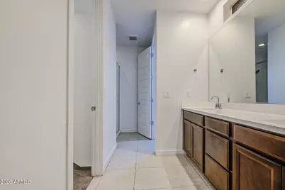 2239 W Donner Drive, Phoenix, AZ 85041 - Photo 7