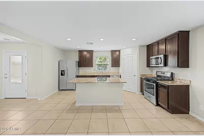 3943 S 79th Lane, Phoenix, AZ 85043 - Photo 9