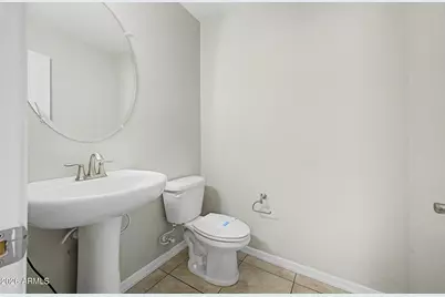 3943 S 79th Lane, Phoenix, AZ 85043 - Photo 13