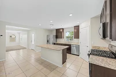 3943 S 79th Lane, Phoenix, AZ 85043 - Photo 11