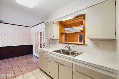 10027 W Audrey Drive, Sun City, AZ 85351 - Photo 11