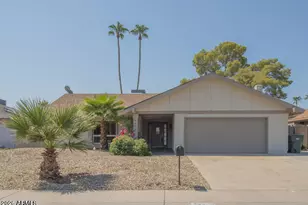 3953 W Glenaire Dr, Phoenix, AZ 85053 - Photo 1
