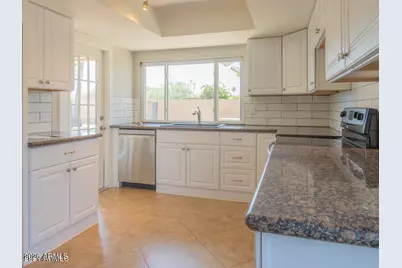3953 W Glenaire Drive, Phoenix, AZ 85053 - Photo 3