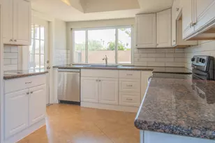 3953 W Glenaire Dr, Phoenix, AZ 85053 - Photo 3