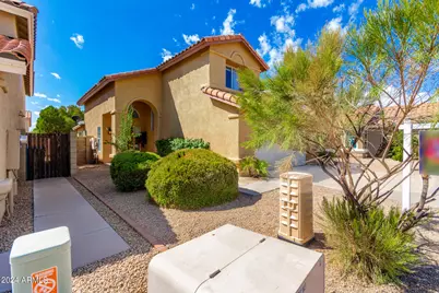 3223 E Poinsettia Drive, Phoenix, AZ 85028 - Photo 1