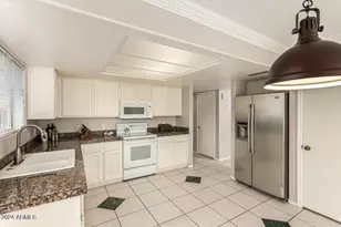 3223 E Poinsettia Dr, Phoenix, AZ 85028 - Photo 15