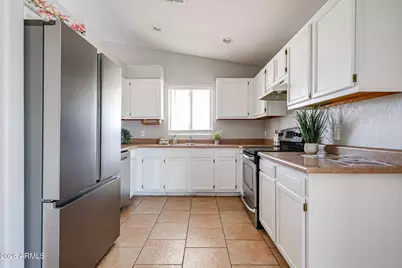 9870 W Camelia Drive, Arizona City, AZ 85123 - Photo 9