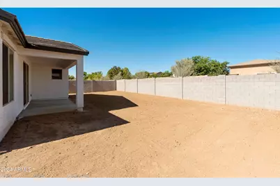 15664 W Mercer Lane, Surprise, AZ 85379 - Photo 31