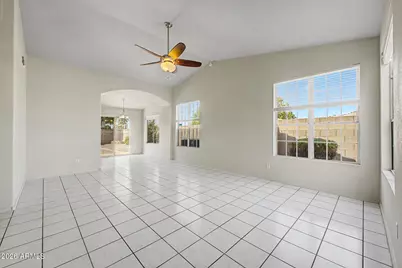 297 W Washington Avenue, Gilbert, AZ 85233 - Photo 7