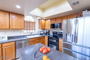 9644 W Hatcher Rd, Peoria, AZ 85345 - Photo 15