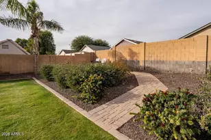 9644 W Hatcher Rd, Peoria, AZ 85345 - Photo 11