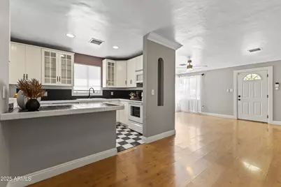 2009 N 17th Avenue, Phoenix, AZ 85007 - Photo 3