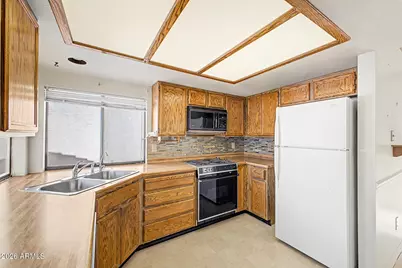 10526 E Bellflower Drive, Sun Lakes, AZ 85248 - Photo 11