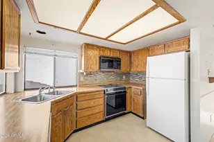 10526 E Bellflower Dr, Sun Lakes, AZ 85248 - Photo 11