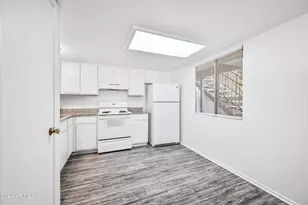 436 W Clark St, Mesa, AZ 85201 - Photo 5