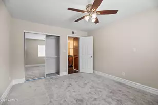 3825 E Camelback Rd, Phoenix, AZ 85018 - Photo 17