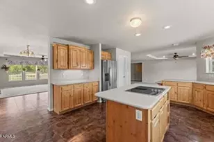 15181 W Sunshine Ln, Kirkland, AZ 86332 - Photo 9