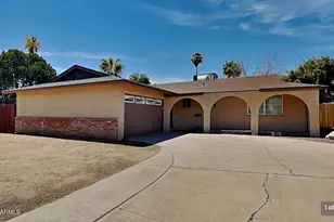2421 E Sylvia St, Phoenix, AZ 85032 - Photo 1