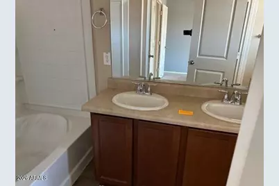 2114 N 77th Lane, Phoenix, AZ 85035 - Photo 11
