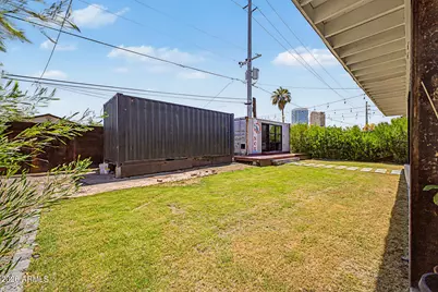 321 E Whitton Avenue, Phoenix, AZ 85012 - Photo 29