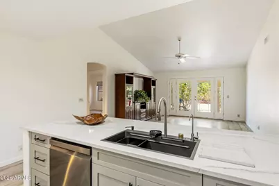 24821 N 41st Avenue, Glendale, AZ 85310 - Photo 17