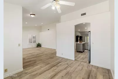 24821 N 41st Avenue, Glendale, AZ 85310 - Photo 9