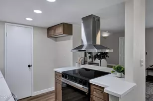 10208 N 8th Pl, Phoenix, AZ 85020 - Photo 9