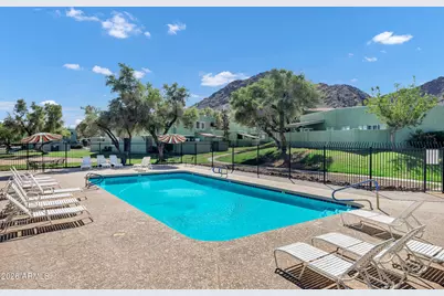 10208 N 8th Place #B, Phoenix, AZ 85020 - Photo 23