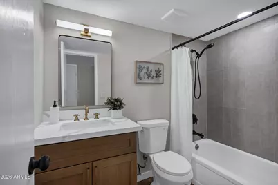 10208 N 8th Place #B, Phoenix, AZ 85020 - Photo 17