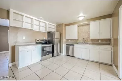 11207 W Oregon Avenue, Youngtown, AZ 85363 - Photo 5
