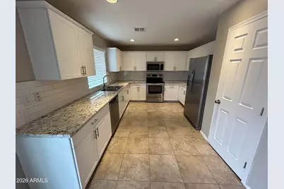 1425 E Lakeview Drive, San Tan Valley, AZ 85143 - Photo 3