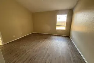 4455 W Yorkshire Dr, Glendale, AZ 85308 - Photo 9