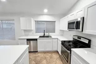 8565 W Denton Ln, Glendale, AZ 85305 - Photo 11