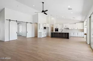 654 E Paint Your Wagon Trail, Phoenix, AZ 85085 - Photo 7