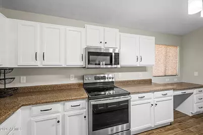 10993 W Loma Lane, Peoria, AZ 85345 - Photo 9